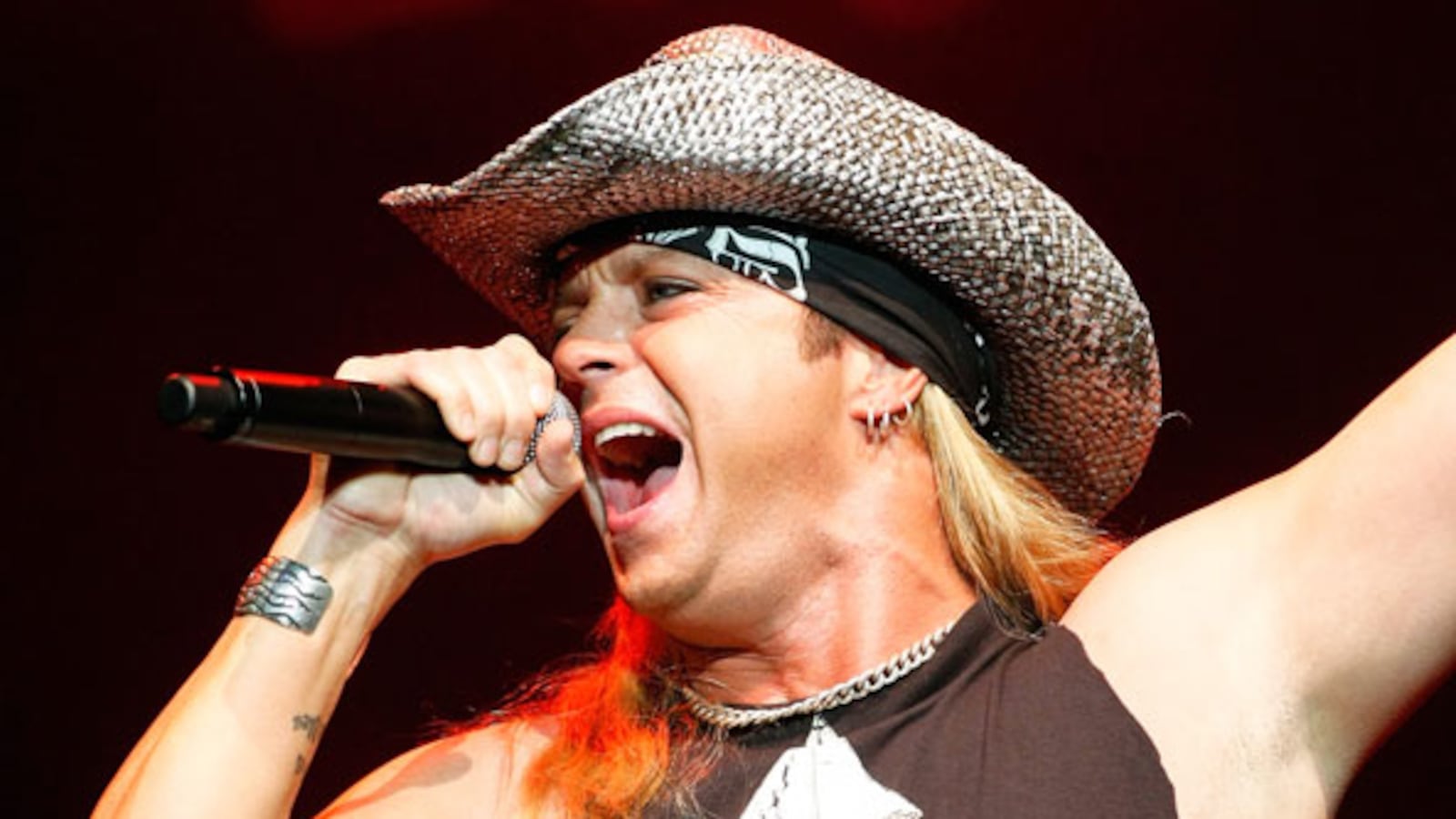 cheats/2010/11/03/miley-cyrus-mom-cheats-with-bret-michaels-report/sx-top---lauria-bret-michaels_tvbhn7