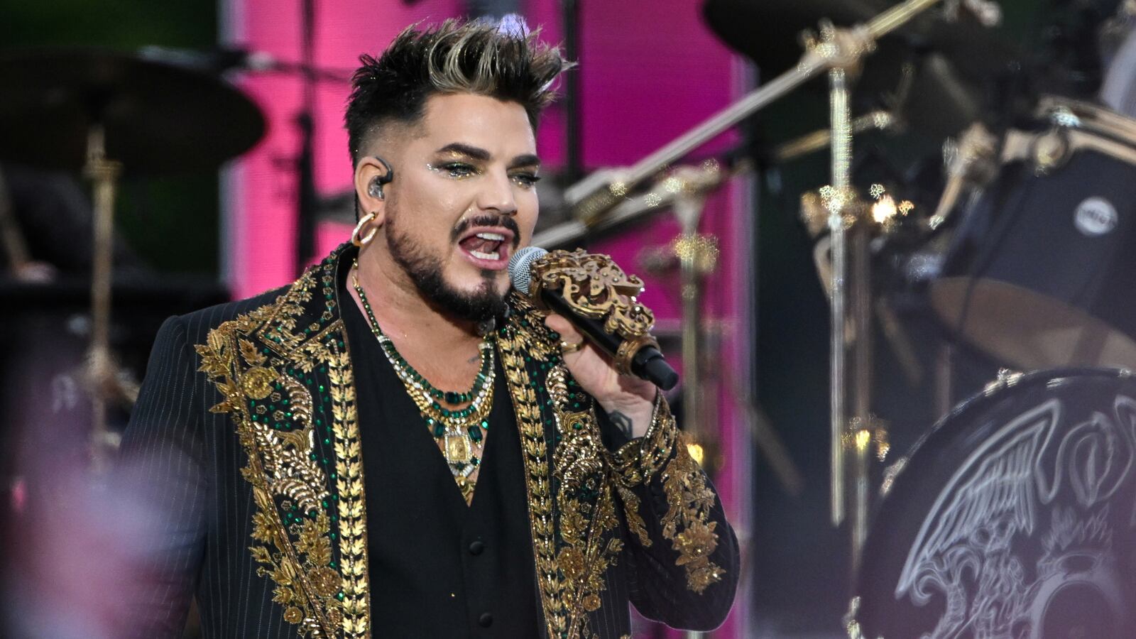 Adam Lambert: victim of the burglar