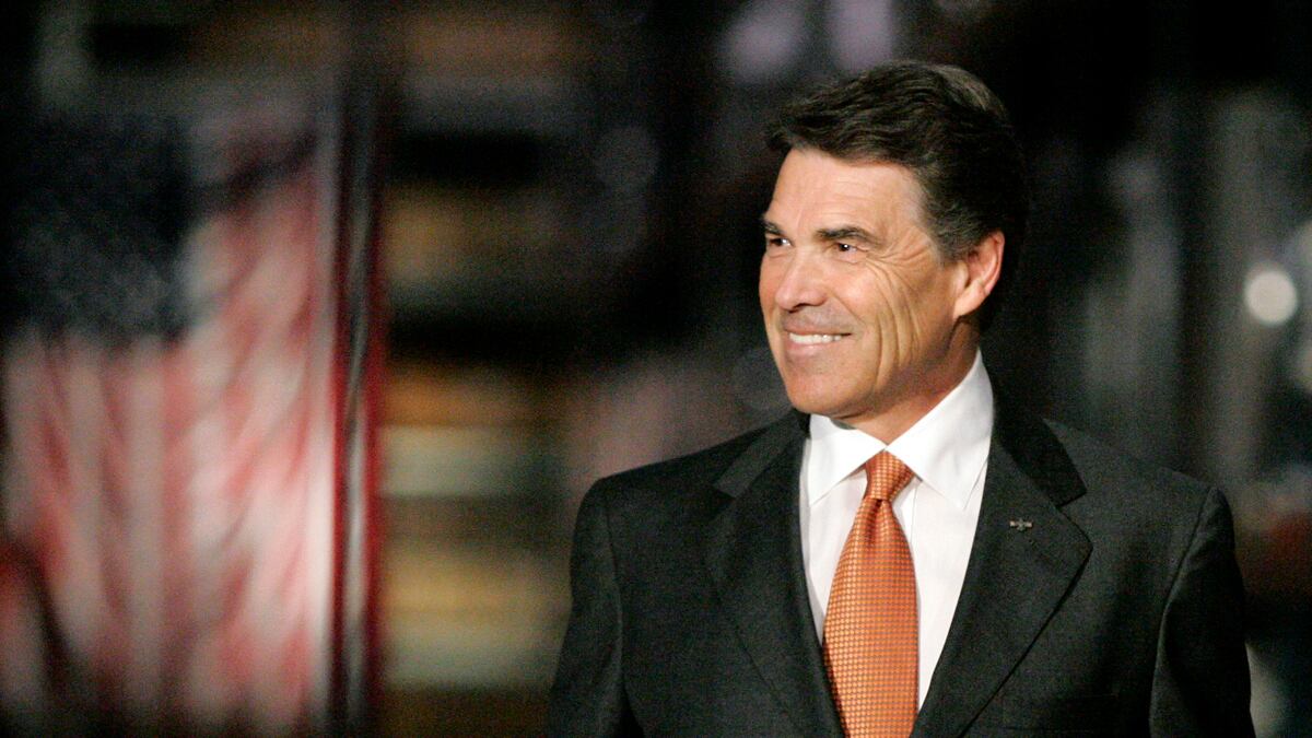 articles/2011/11/02/rick-perry-turns-2012-campaign-vice-into-virtue/perry-campaign-laitmer_leoxzt