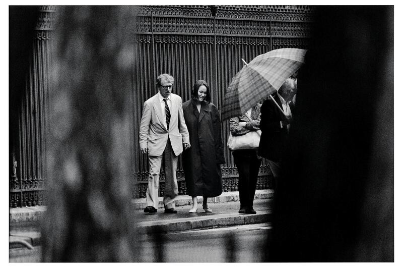 galleries/2014/02/27/paparazzi-photographers-stars-and-artists-at-the-centre-pompidou-photos/paparazzi-gal-rostain-mouron-woody_allen_vhr6cf