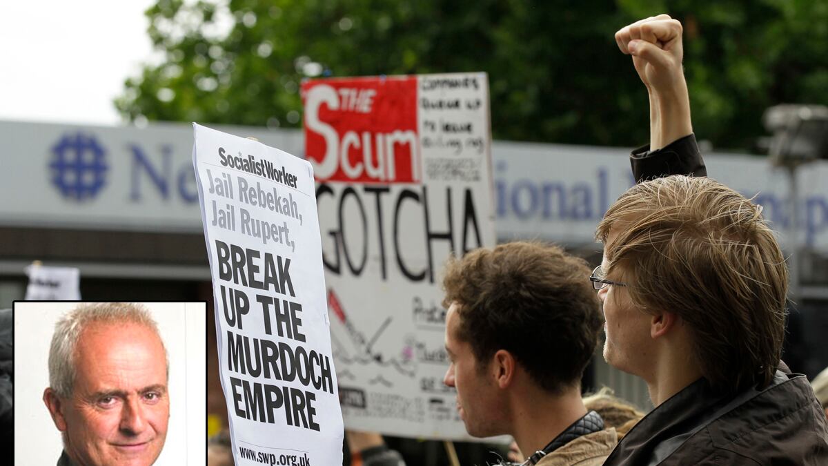 articles/2011/07/17/murdoch-hacking-scandal-how-nick-davies-busted-the-news-of-the-world/davies-notw-underhill_lxyscm