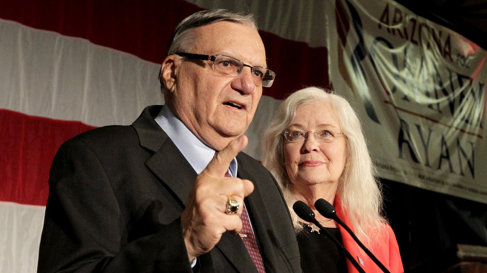 articles/2013/01/09/arizona-sheriff-joe-arpaio-to-send-armed-posses-to-protect-schools/arpaio-school-patrol_nxd8ap