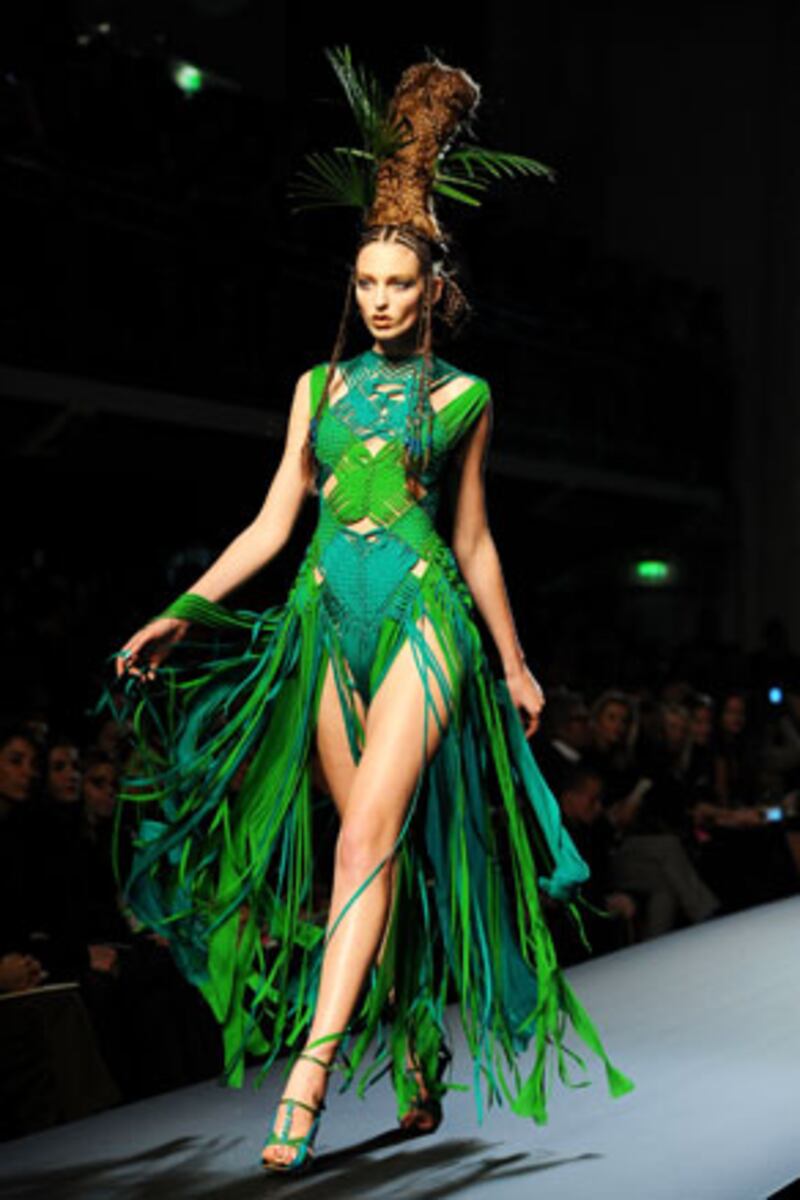 galleries/2010/01/27/fashion-week-day-1/paris-fashion-week---gaultier-1_bn27fv