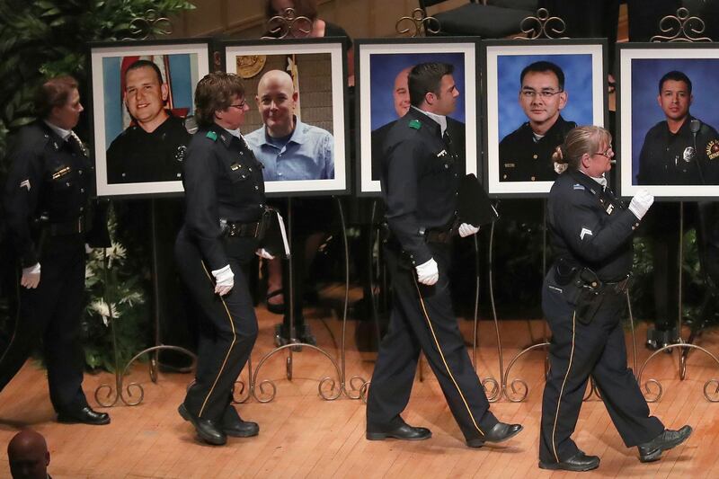 galleries/2016/07/12/a-tearful-day-in-dallas-photos/160712-dallas-funeral2_wpufc3