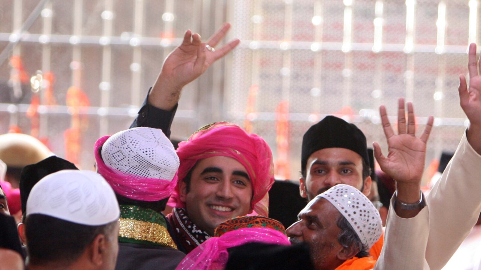 articles/2012/06/02/a-son-carries-benazir-bhutto-s-mantle-after-her-death/bilawal-bhutto-clift_rh151y