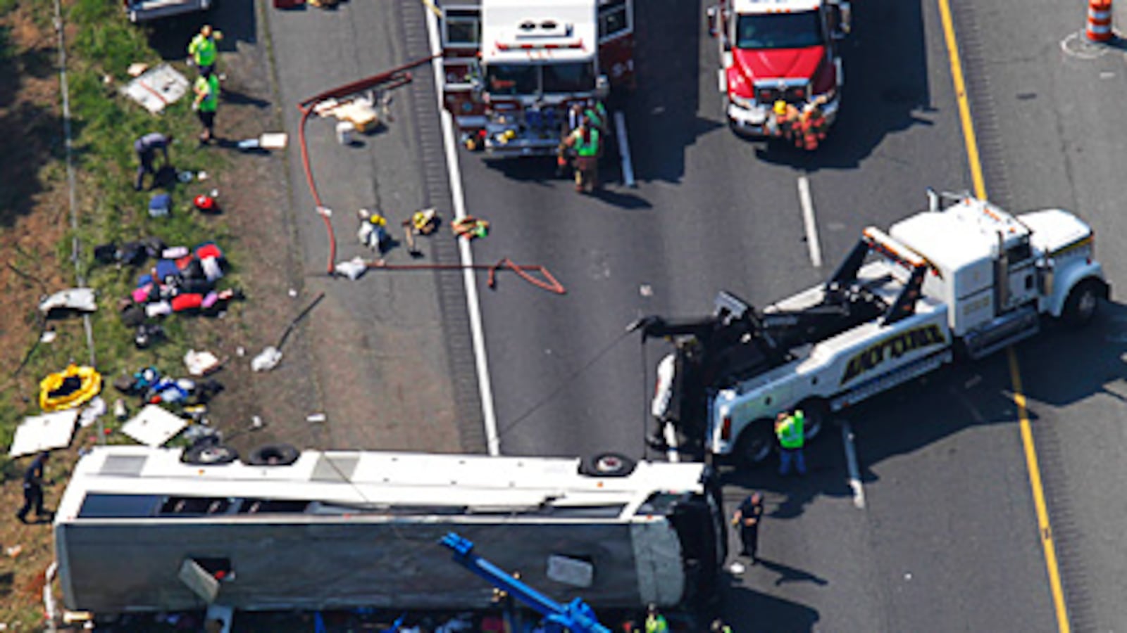 cheats/2011/05/31/north-carolina-bus-crash-kills-four/bus-crash_184529_kbkums