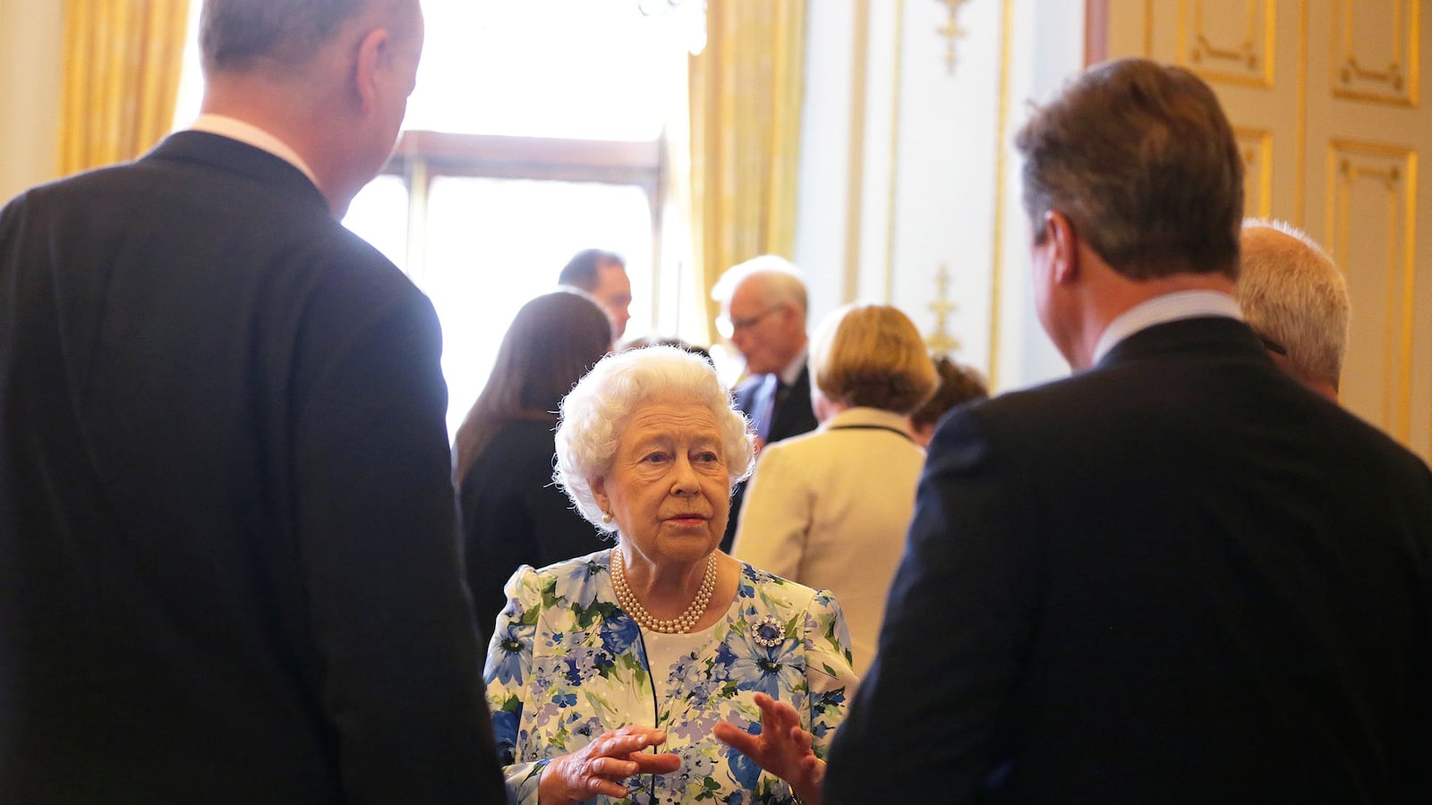 articles/2016/05/10/david-cameron-embarrasses-the-queen-again/160510-sykes-queen-cameron-tease_jabhr6