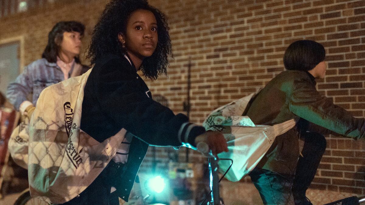 220728-paper-girls-hero_gqqdgw