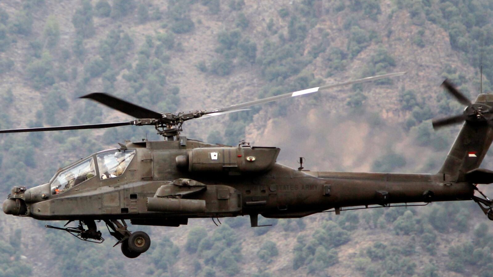 cheats/2016/12/29/2-soldiers-dead-in-tx-helicopter-crash/161229-apache-helicopter-crash-texas-cheat_ahahx3