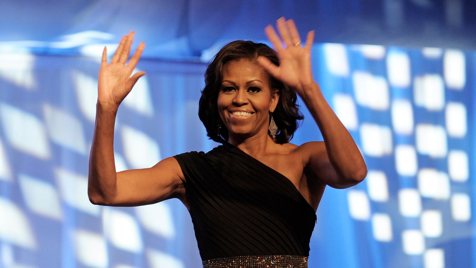 articles/2013/05/01/michelle-obama-s-arms-didn-t-actually-spawn-the-upper-arm-lift-craze/130501-mobama-arm-surgery-wilkinson-tease_jmqzbc