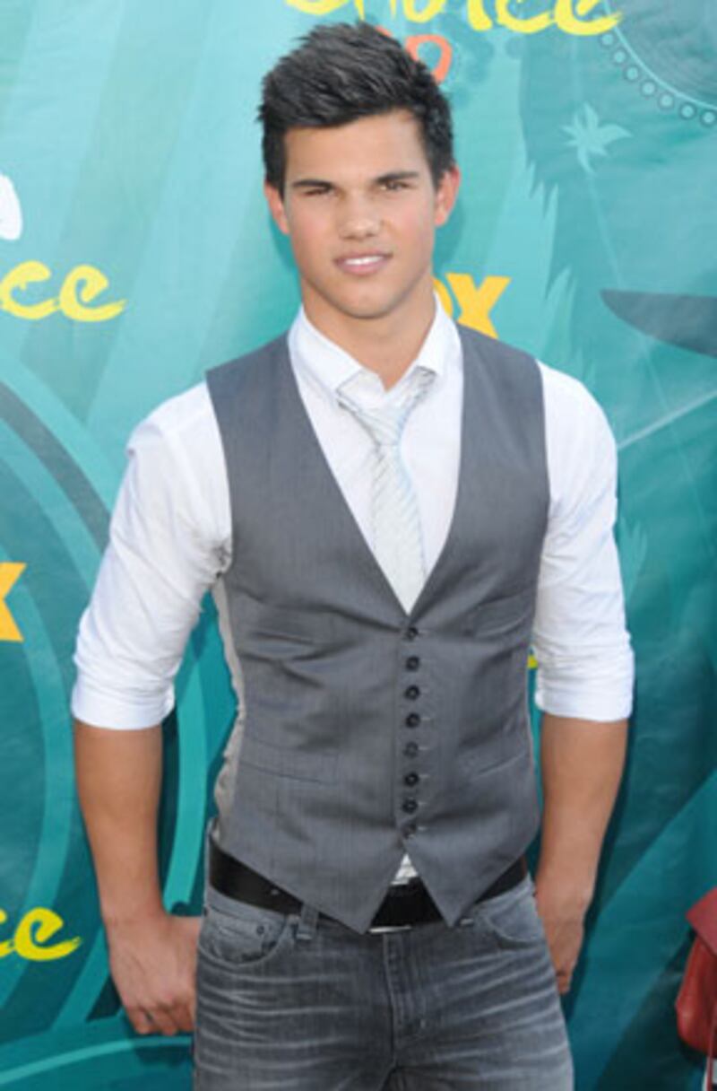 galleries/2009/08/10/teen-choice-awards/teen-choice-awards---taylor-lautner_jitsdr