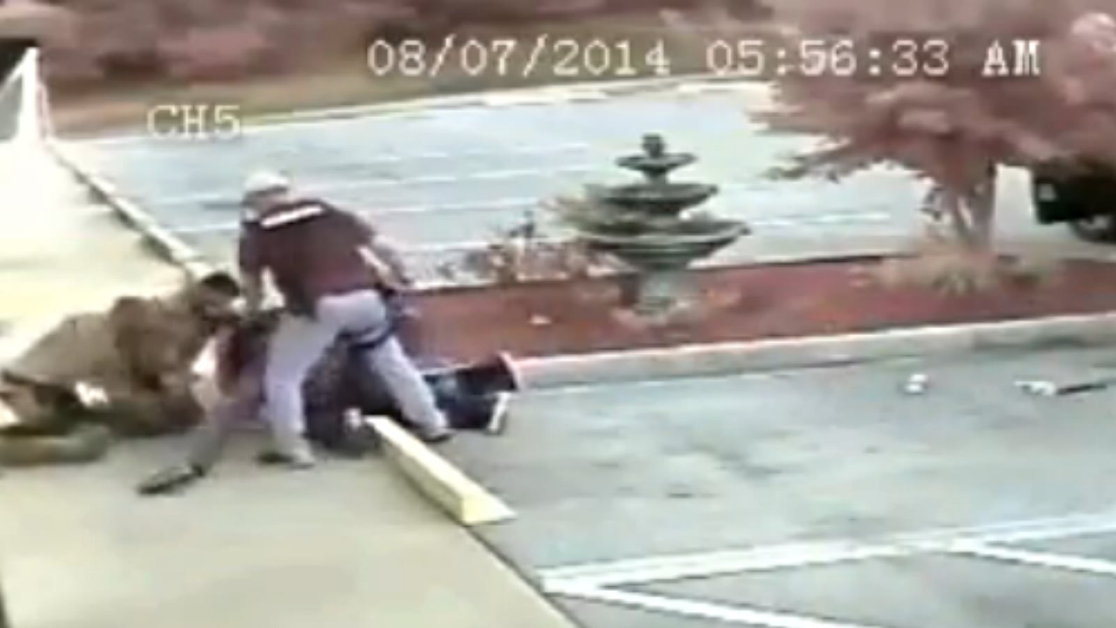 cheats/2016/01/28/video-deputies-kick-punch-man-in-head/160128-marion-deputies-cheat_cejihn