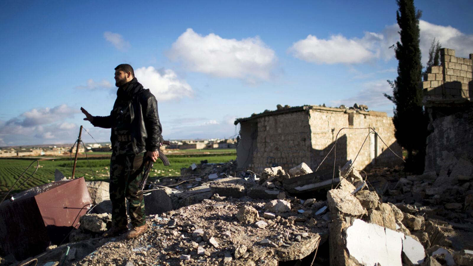 cheats/2012/12/12/syria-fires-scud-missiles-at-rebels/syria-scud-violence-cheat_clm3jr