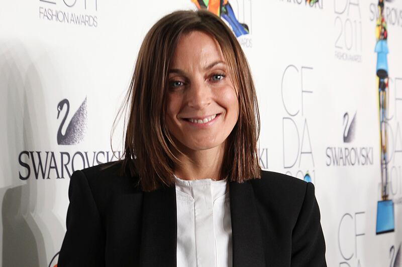 articles/2013/12/31/phoebe-philo-honored-by-queen-elizabeth-ii-jay-z-and-beyonce-end-veganism/131231-phoebe-philo-fashion_tzxske