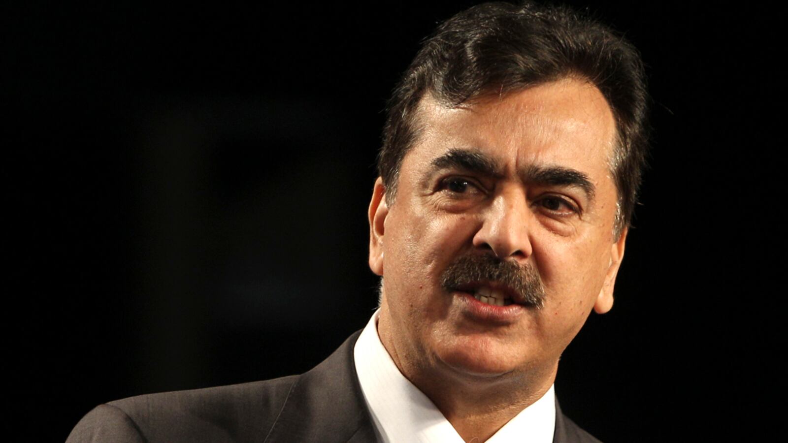 cheats/2012/02/02/pakistan-charges-pm-with-contempt/pakistan-prime-minister-gilani-cheat_awb0aw