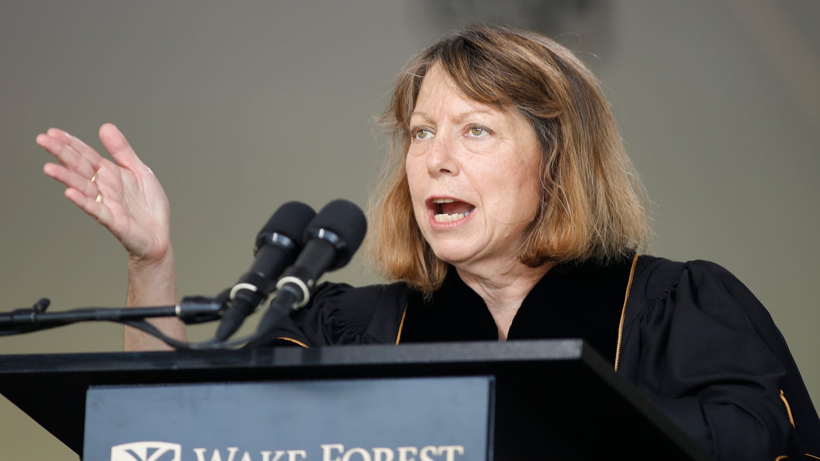 articles/2014/05/19/calamity-jill-rises-again-fired-new-york-times-editor-returns-to-the-public-stage/140719-grove-calamity-jill-tease_aq0aqs