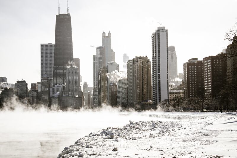 galleries/2014/02/14/best-cities-to-find-love-and-stay-in-love-photos/city-love-chicago_vea4df