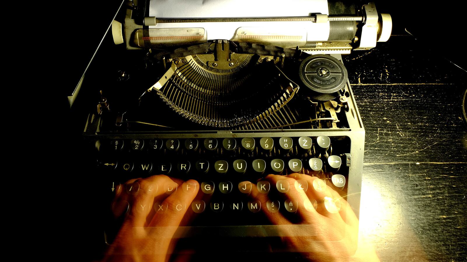 articles/2017/05/13/how-not-to-write-a-book/170512-Dexter-write-a-book-tease_ltlap1