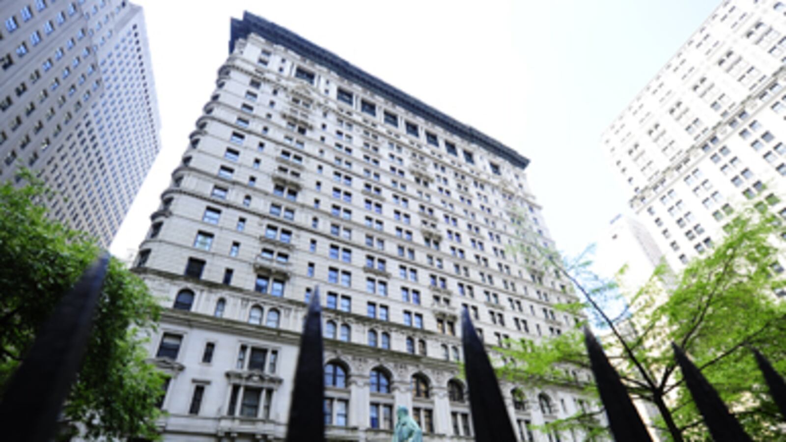 cheats/2011/05/21/dsk-under-house-arrest-in-manhattan/dsk-house-arrest-apartment_m8h4tl