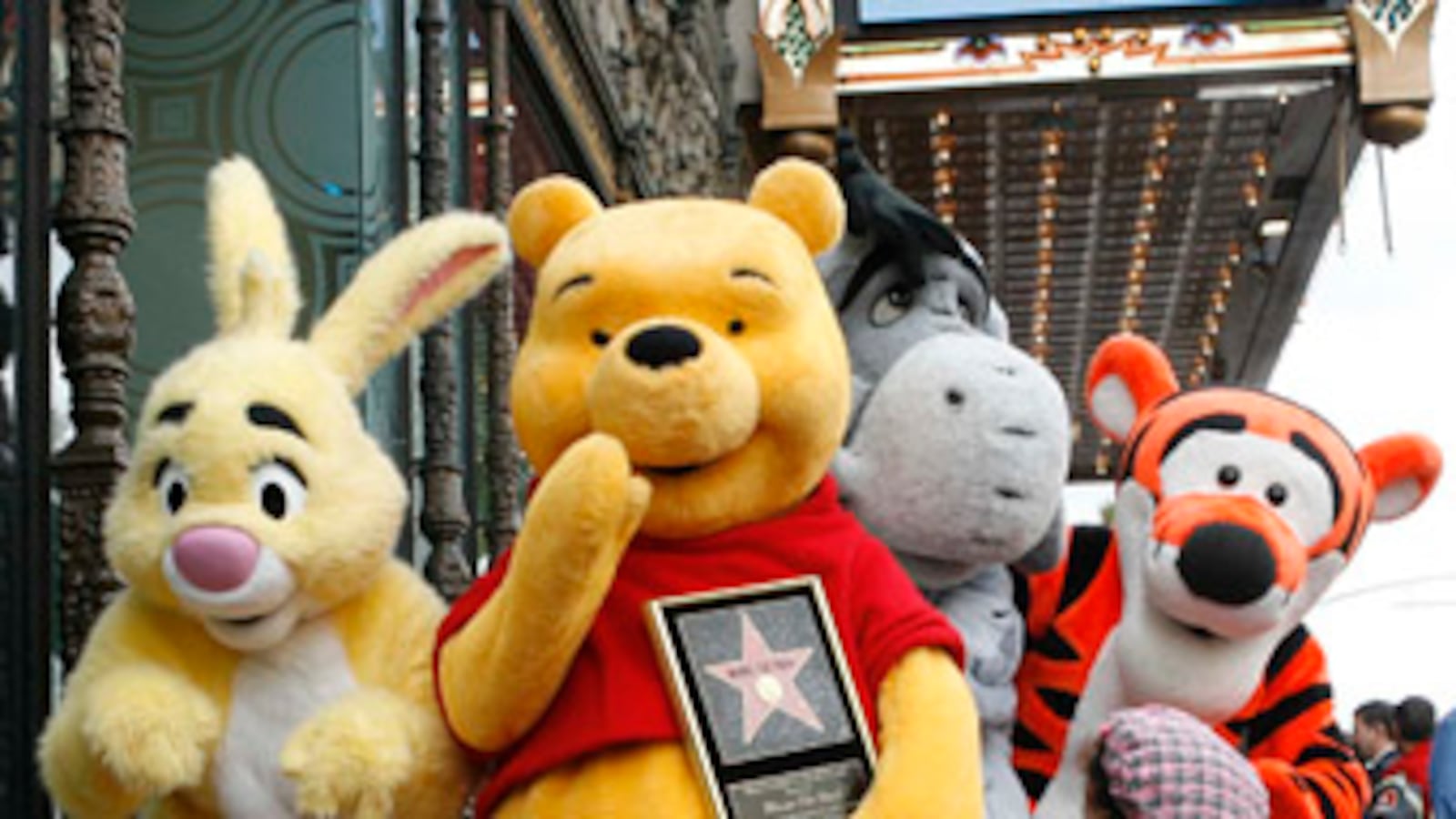 cheats/2009/01/10/new-pooh-in-august/winnie-the-pooh_jpbls5