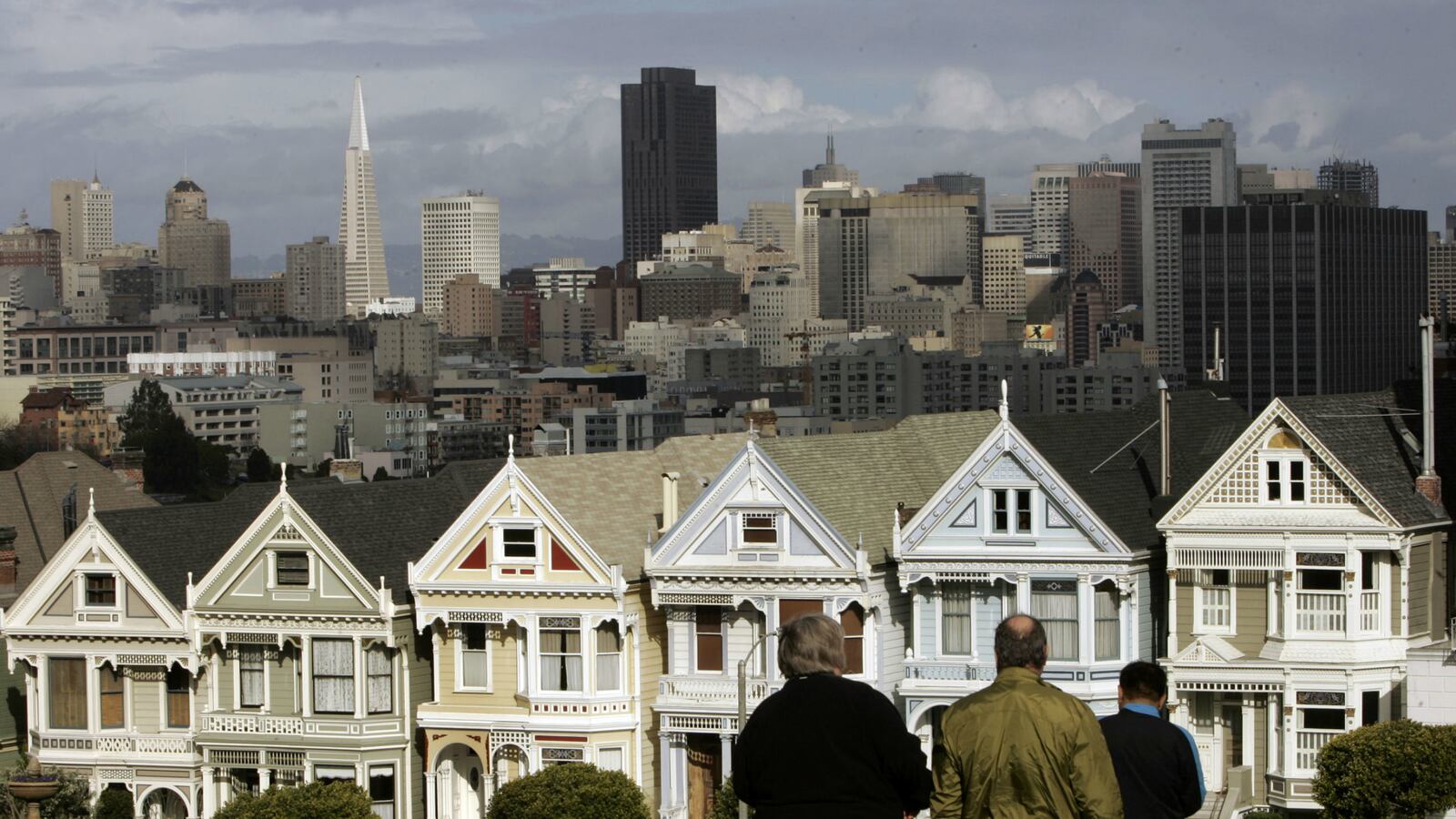 cheats/2015/11/03/sf-votes-down-anti-airbnb-measure/151104-sf-airbnb-prop-f-cheat_w8tibw