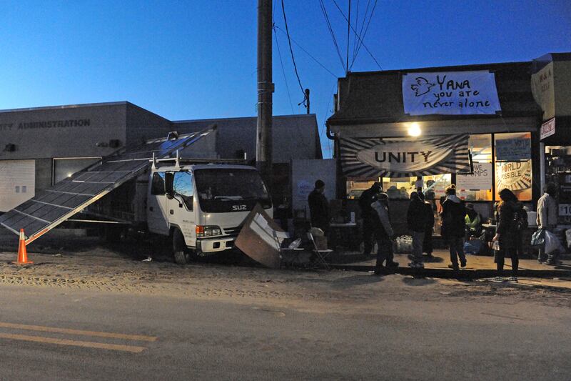 articles/2012/11/07/rockaway-beach-ravaged-by-hurricane-sandy-gets-an-assist-from-occupy/occupy-sandy-proujansky-article_onxmzk