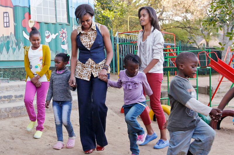 galleries/2011/06/23/michelle-obama-in-south-africa/michelle-obama-south-africa9_zkxjmb