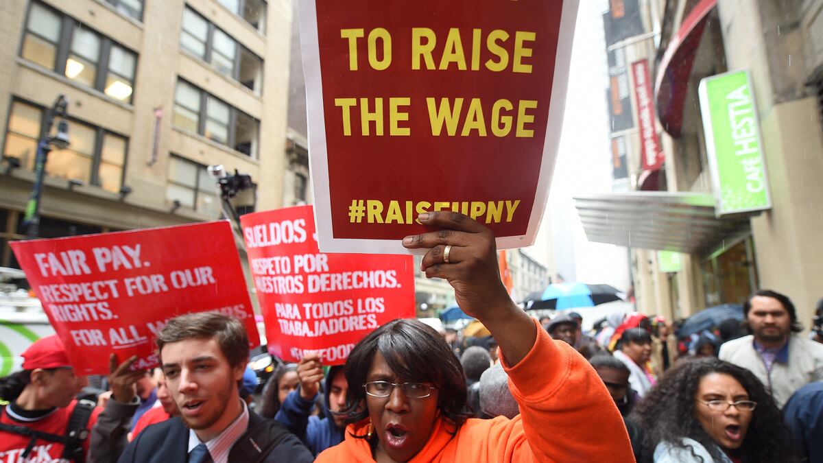 cheats/2016/04/01/new-ny-minimum-wage-deal/160401-minimum-wage-cheat_iqxyax
