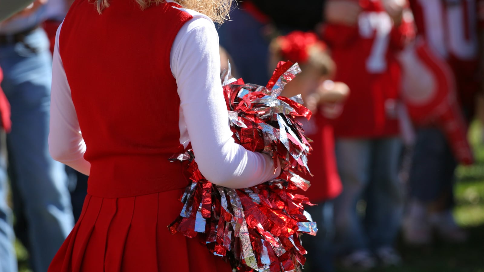 230418-cheerleader-shooting2_khdrrz
