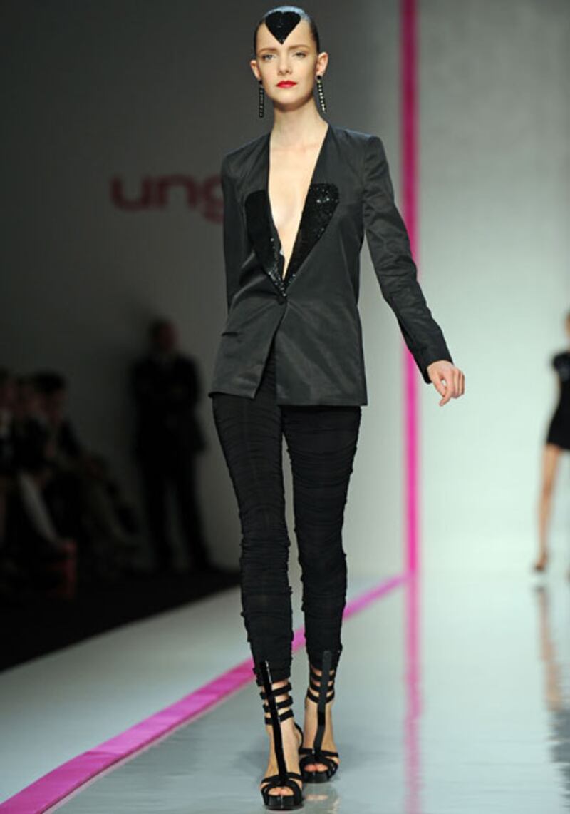 galleries/2009/10/04/lohan-s-hot-french-mess/wilkinson-ungaro---3_xb1pxt