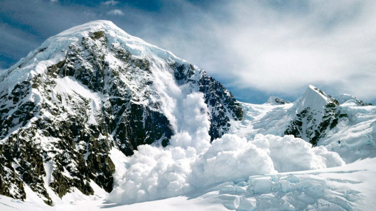 articles/2012/04/21/economic-avalanche/mountain-avalanche_miitr8