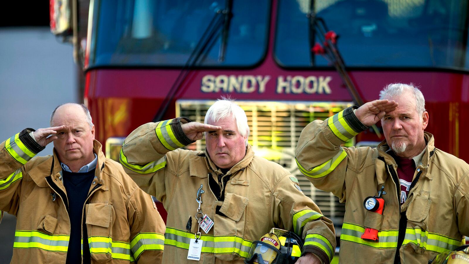 articles/2012/12/24/amidst-carnage-and-loss-heroes-honor-the-meaning-of-christmas/daly-xmas-heroes-tease_qkfkcn