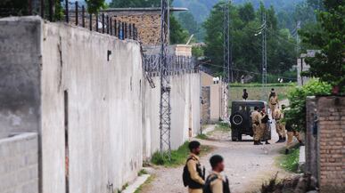 articles/2011/05/07/pakistans-army-is-worthless-osama-bin-laden-shows/akbar-pakistan_178844_w6hwtq