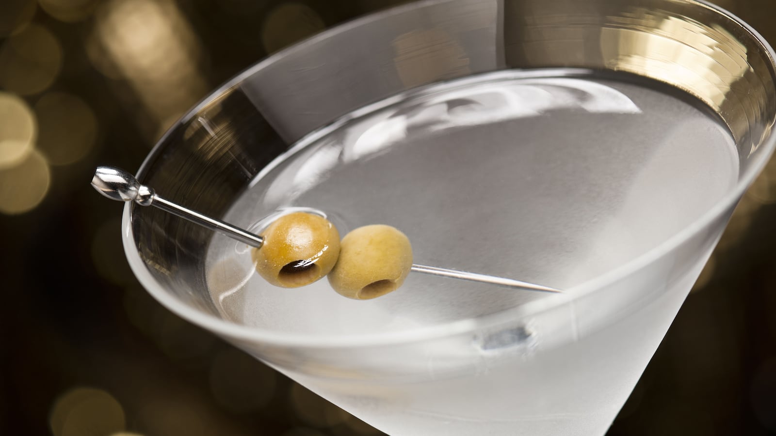 articles/2016/01/30/how-gin-became-the-meth-of-18th-century-england/160129-rothbaum-gin-tease_zdgxf6