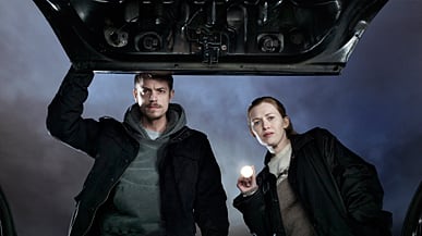 articles/2011/03/29/the-killing-in-lieu-of-mad-men-amcs-new-series/lacob-the-killing_169938_qtdchn