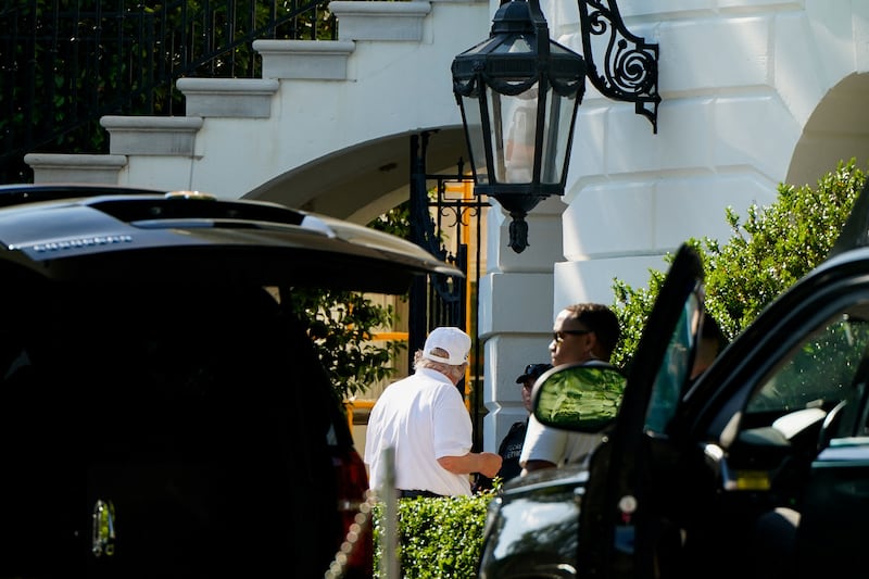 U.S. President Donald Trump arrives back to the White House in Washington, D.C., U.S., May 17, 2026. REUTERS/Elizabeth Frantz