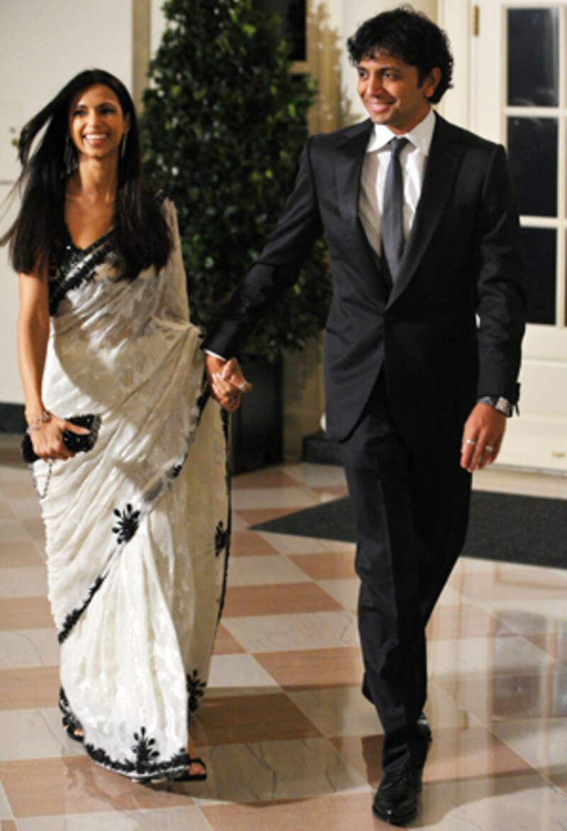 galleries/2009/11/24/white-house-state-dinner/state-dinner---shyamalan_sipqm2