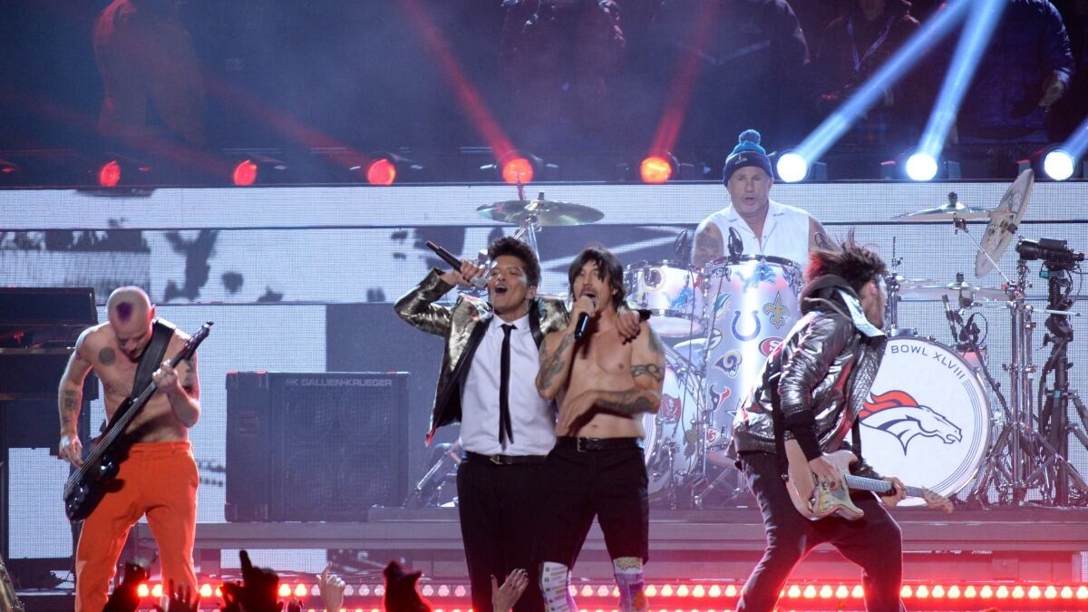 cheats/2014/02/05/flea-our-guitars-were-unplugged/fake-chili-peppers-cheat_vmzyui