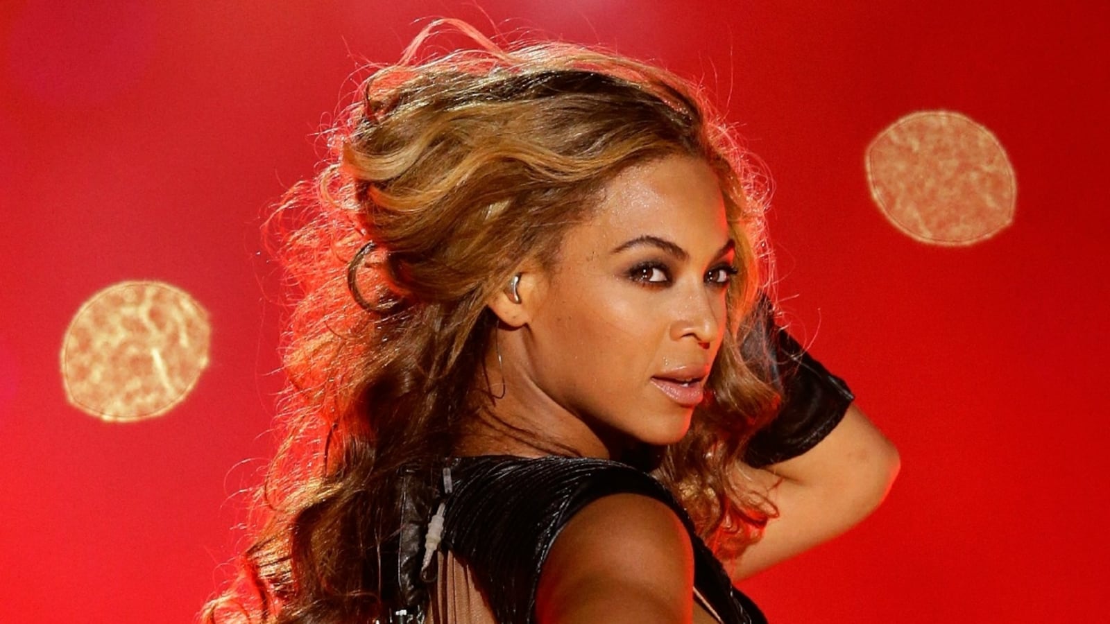 articles/2013/08/12/beyonc-dead-celebrities-top-magazine-sales-karl-lagerfeld-offers-angela-merkel-fashion-advice/beyonce-grown-woman-tease_ohbo6d