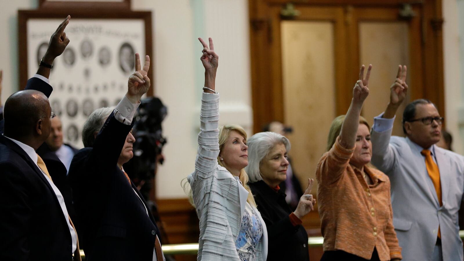 articles/2013/06/26/5-moments-from-wendy-davis-epic-filibuster/130626-davis-moments-tease_afet4x