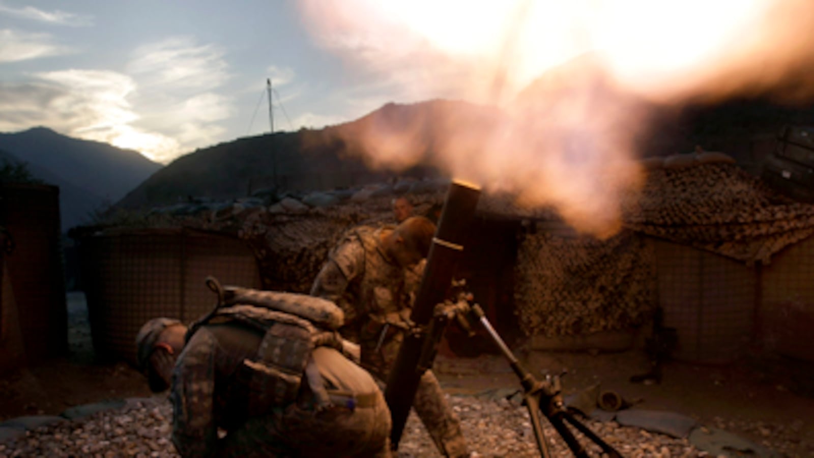 cheats/2009/10/27/8-more-us-troops-killed/afghanistan-soldiers_ehjgej