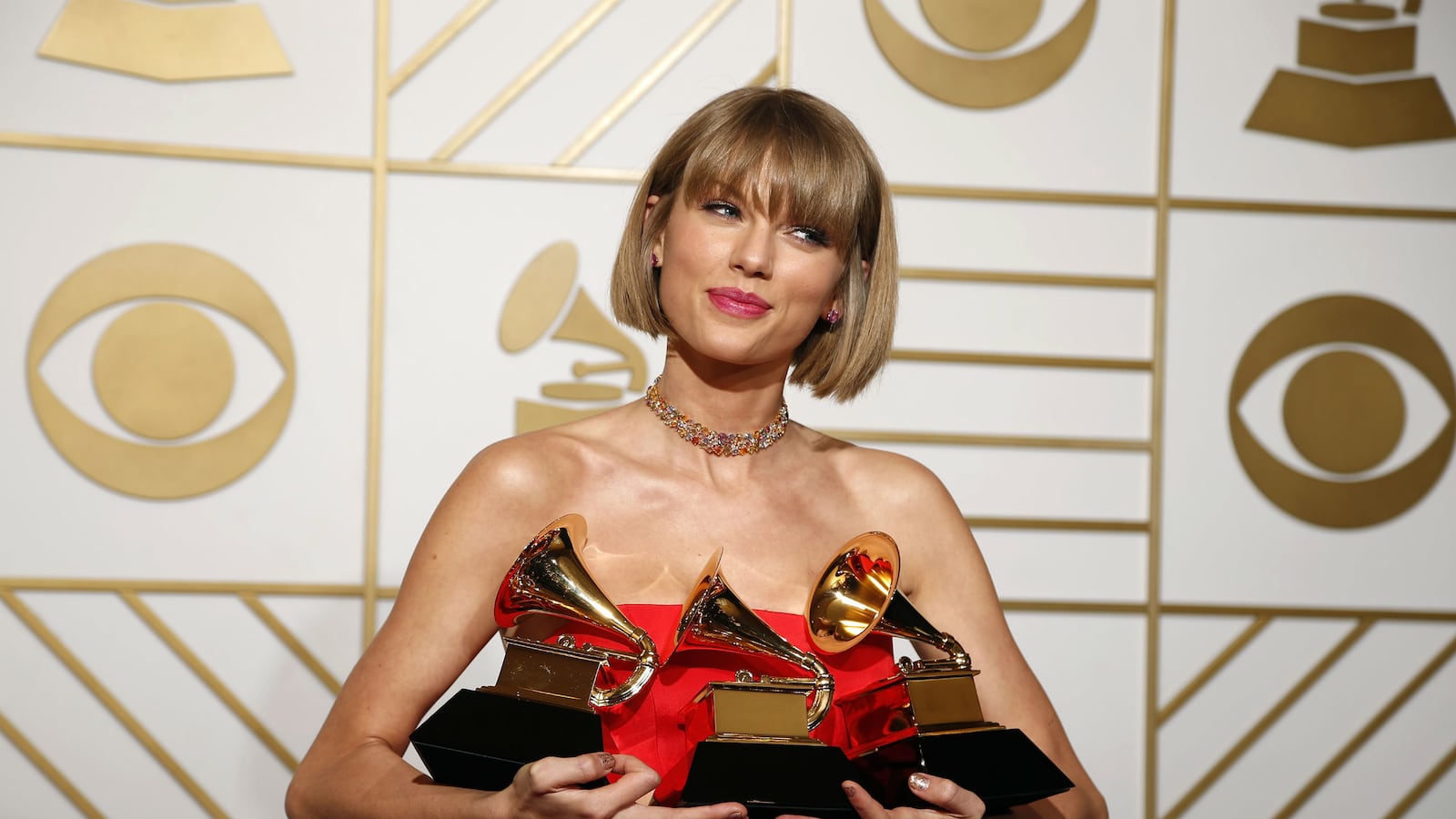 cheats/2016/05/06/swift-named-2015-s-highest-paid-musician/160506-taylor-swift-highest-paid-musician-cheat_ddxdxv