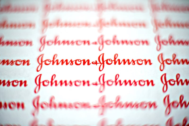 galleries/2011/07/16/corporate-apologies/corporate-apologies-johnson_joof22