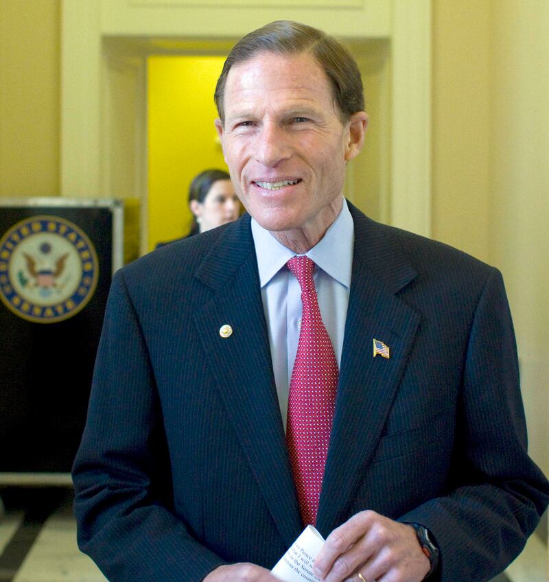 galleries/2012/10/18/america-s-greenest-politicians-from-barbara-boxer-to-john-kerry/richard-blumenthal-greenest-politicians_fltqkr