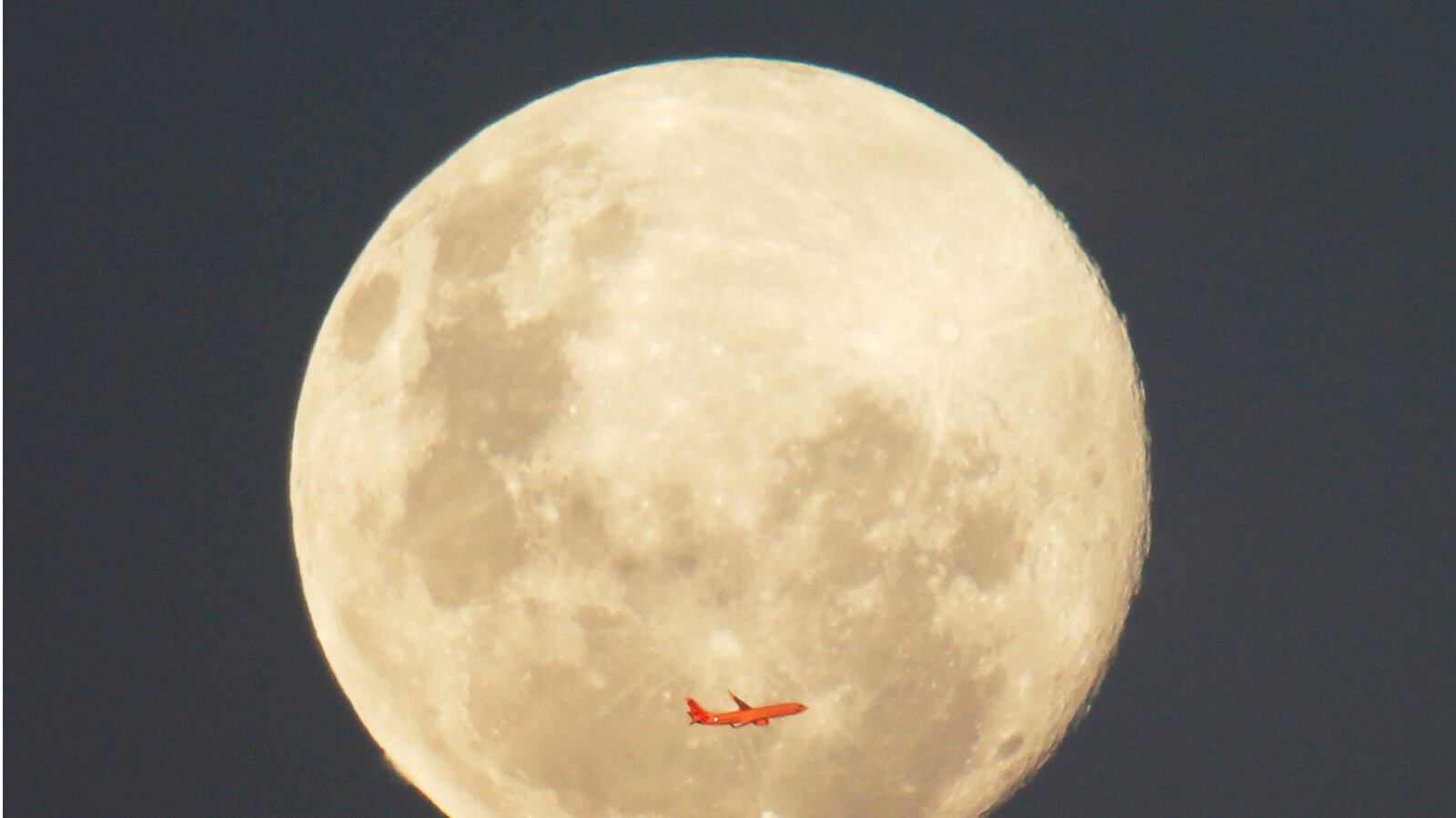 cheats/2014/06/13/tonight-full-moon-on-friday-the-13th/140613-full-moon-cheat_vzuelj