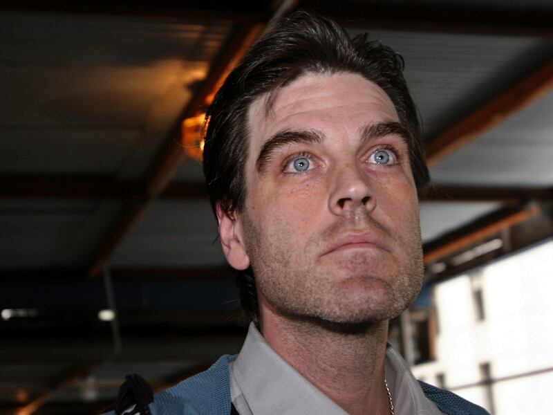 galleries/2011/12/11/joran-van-der-sloot-and-other-famous-killers-with-groupies-or-girlfriends-photos/killers-with-girlfriends-groupies-robert-chambers_pb56p9