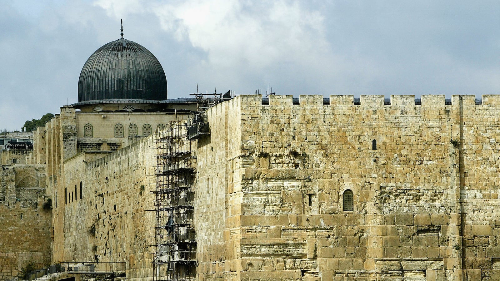 articles/2013/07/16/tisha-b-av-it-s-not-all-about-the-temple/scaffolding-jerusalem-openz_vydrjm