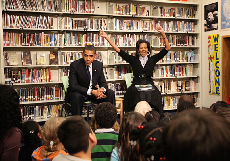 galleries/2009/04/23/the-first-100-outfits/michelle-obama-17_hvjo2x