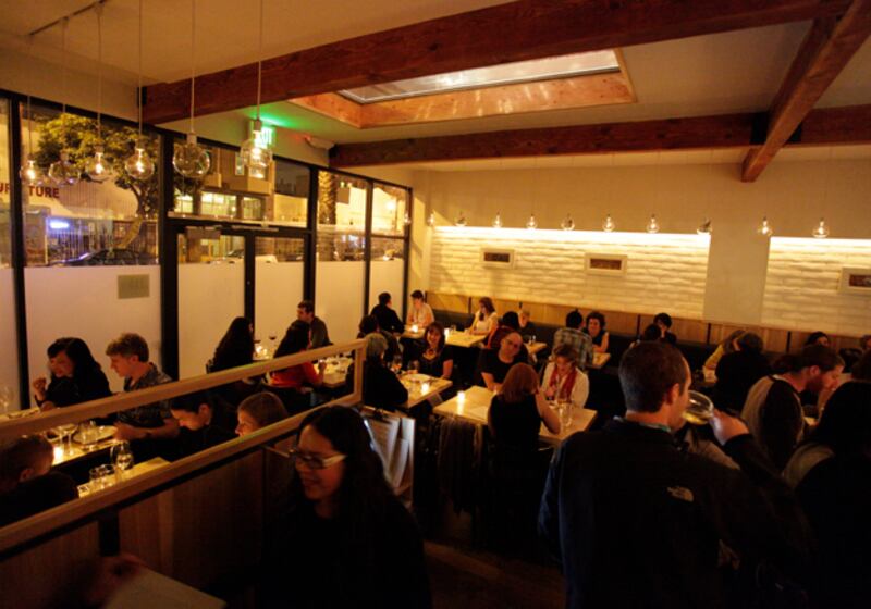 galleries/2010/11/18/america-s-hottest-new-restaurants/best-restaurants---commonwealth_qgcust