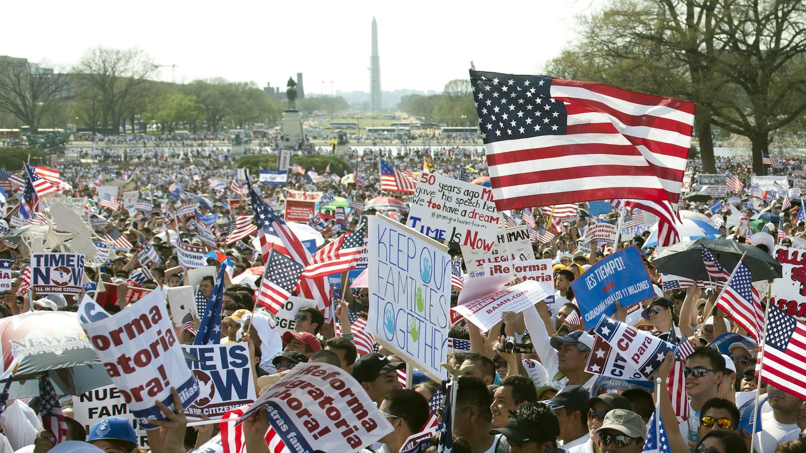 articles/2013/07/24/gop-donors-for-immigration-reform-sheldon-adelson-paul-singer-more/130723-gop-donors-immigration-reform-tease_rylr5t